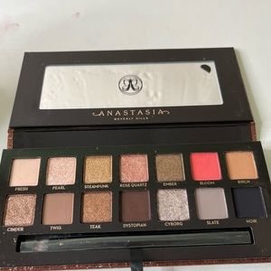 ABH Sultry Eyeshadow Palette